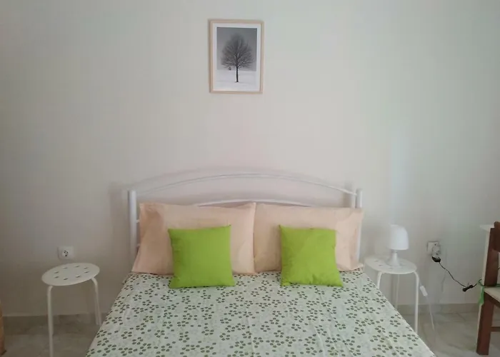 Istos Apartment 4